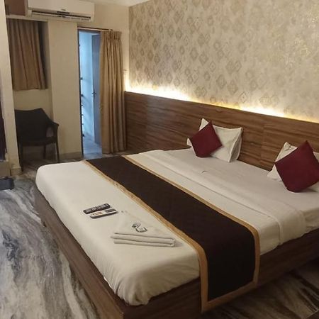 Hotel Raj Meridian, Tambaram Csennai Kültér fotó
