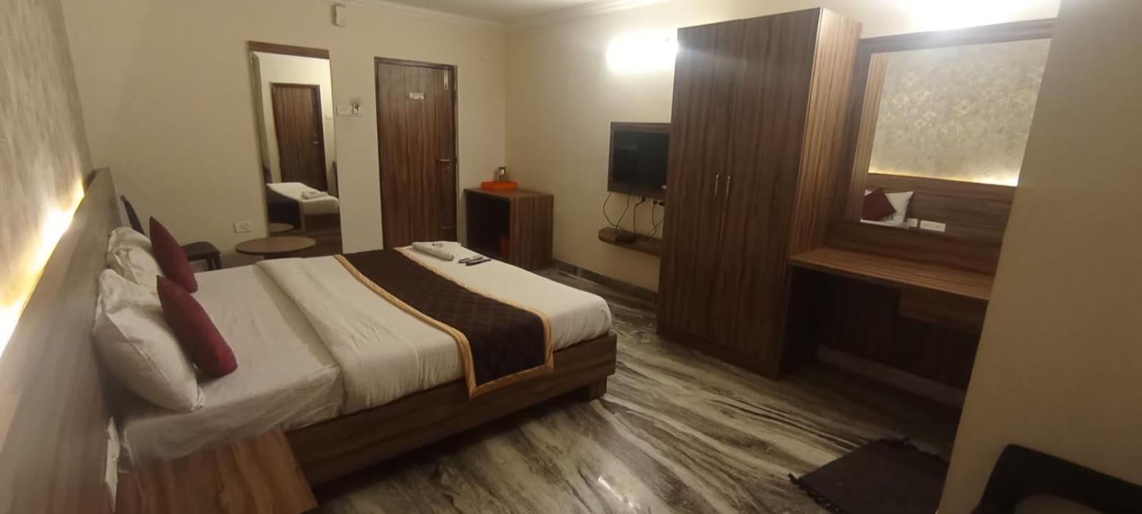 Hotel Raj Meridian, Tambaram Csennai Kültér fotó